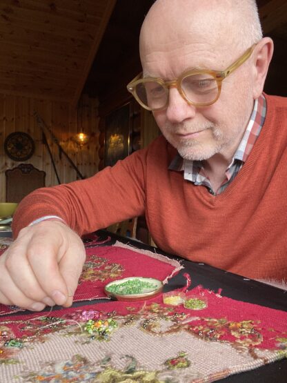 Les om designer Ove Harder Finseth.